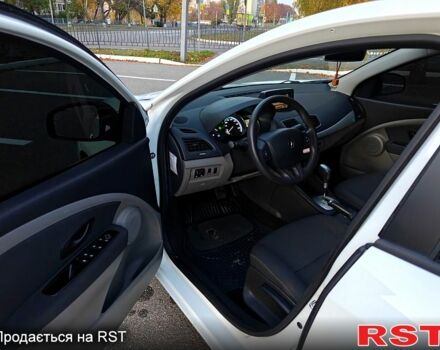 Рено Флюенс 2011 у Харкові на Automoto.ua Білий Рено Флюенс, об'ємом двигуна 0 л та пробігом 120 тис. км за 5500 $, фото 11 на Automoto.ua