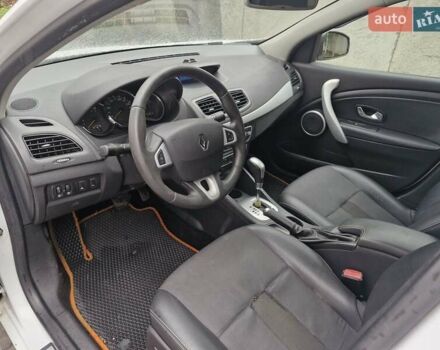 Белый Рено Флюенс, объемом двигателя 2 л и пробегом 163 тыс. км за 4200 $, фото 11 на Automoto.ua