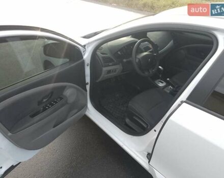 Белый Рено Флюенс, объемом двигателя 0 л и пробегом 80 тыс. км за 6800 $, фото 5 на Automoto.ua