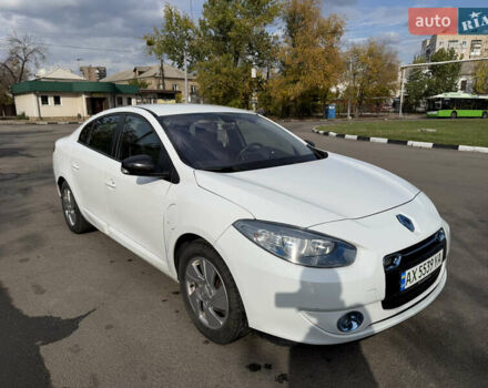 Белый Рено Флюенс, объемом двигателя 0 л и пробегом 127 тыс. км за 4500 $, фото 1 на Automoto.ua