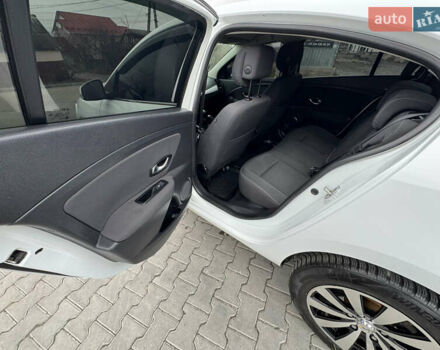 Білий Рено Флюенс, об'ємом двигуна 1.46 л та пробігом 250 тис. км за 6350 $, фото 8 на Automoto.ua