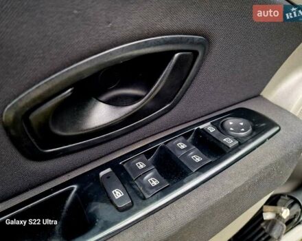 Білий Рено Флюенс, об'ємом двигуна 1.6 л та пробігом 273 тис. км за 5100 $, фото 22 на Automoto.ua