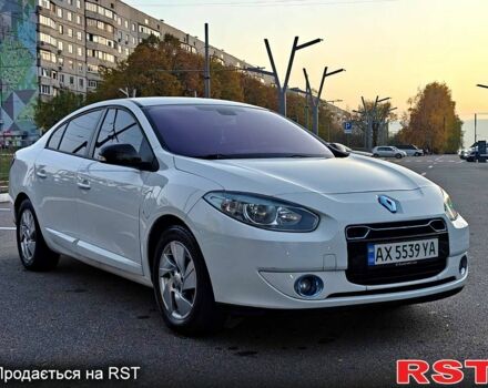 Рено Флюенс 2011 у Харкові на Automoto.ua Білий Рено Флюенс, об'ємом двигуна 0 л та пробігом 120 тис. км за 5500 $, фото 1 на Automoto.ua