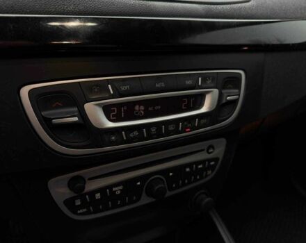 Белый Рено Флюенс, объемом двигателя 1.6 л и пробегом 220 тыс. км за 5100 $, фото 14 на Automoto.ua