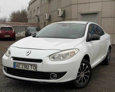 Белый Рено Флюенс, объемом двигателя 1.6 л и пробегом 220 тыс. км за 5100 $, фото 1 на Automoto.ua