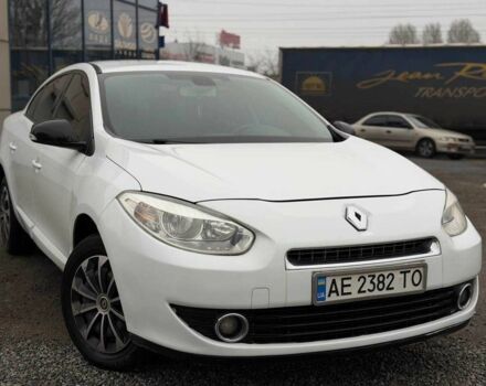 Белый Рено Флюенс, объемом двигателя 1.6 л и пробегом 220 тыс. км за 5100 $, фото 2 на Automoto.ua