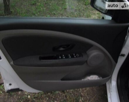 Белый Рено Флюенс, объемом двигателя 1.6 л и пробегом 52 тыс. км за 7300 $, фото 5 на Automoto.ua