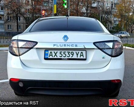 Рено Флюенс 2011 у Харкові на Automoto.ua Білий Рено Флюенс, об'ємом двигуна 0 л та пробігом 120 тис. км за 5500 $, фото 4 на Automoto.ua