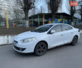 Белый Рено Флюенс, объемом двигателя 1.46 л и пробегом 300 тыс. км за 3800 $, фото 1 на Automoto.ua