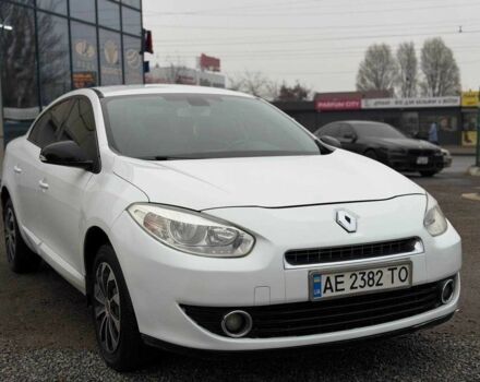 Белый Рено Флюенс, объемом двигателя 1.6 л и пробегом 220 тыс. км за 5100 $, фото 6 на Automoto.ua