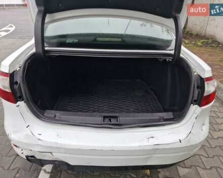 Белый Рено Флюенс, объемом двигателя 2 л и пробегом 163 тыс. км за 4200 $, фото 13 на Automoto.ua