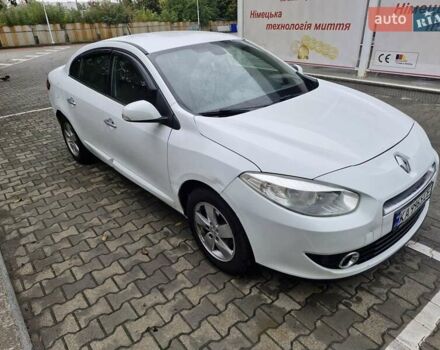 Белый Рено Флюенс, объемом двигателя 2 л и пробегом 163 тыс. км за 4200 $, фото 3 на Automoto.ua