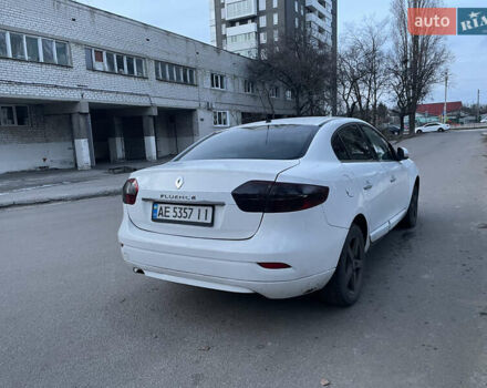 Белый Рено Флюенс, объемом двигателя 1.46 л и пробегом 300 тыс. км за 3800 $, фото 2 на Automoto.ua