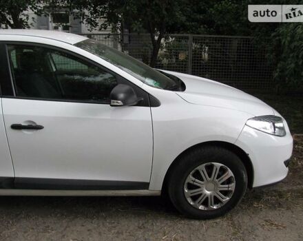 Белый Рено Флюенс, объемом двигателя 1.6 л и пробегом 52 тыс. км за 7300 $, фото 2 на Automoto.ua