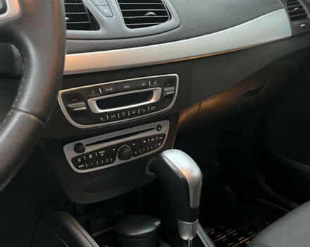 Белый Рено Флюенс, объемом двигателя 0 л и пробегом 111 тыс. км за 10000 $, фото 8 на Automoto.ua