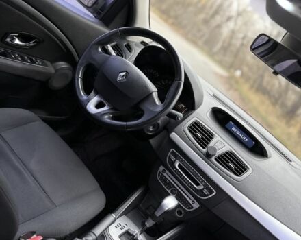 Белый Рено Флюенс, объемом двигателя 1.6 л и пробегом 170 тыс. км за 5800 $, фото 9 на Automoto.ua