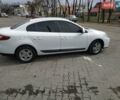 Белый Рено Флюенс, объемом двигателя 1.6 л и пробегом 234 тыс. км за 6200 $, фото 1 на Automoto.ua