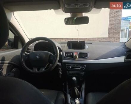 Белый Рено Флюенс, объемом двигателя 1.5 л и пробегом 270 тыс. км за 6200 $, фото 17 на Automoto.ua