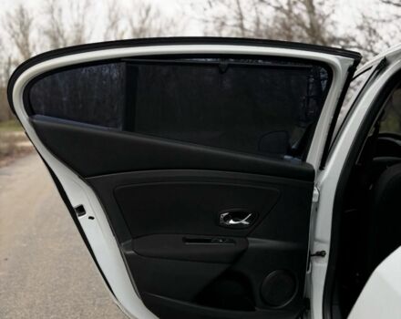 Белый Рено Флюенс, объемом двигателя 1.6 л и пробегом 170 тыс. км за 5800 $, фото 7 на Automoto.ua