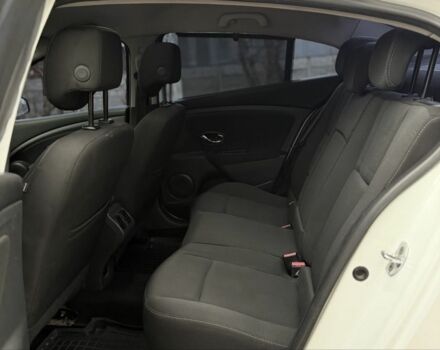 Белый Рено Флюенс, объемом двигателя 1.6 л и пробегом 170 тыс. км за 5800 $, фото 6 на Automoto.ua