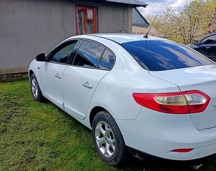 Белый Рено Флюенс, объемом двигателя 1.6 л и пробегом 550 тыс. км за 5600 $, фото 4 на Automoto.ua