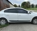 Белый Рено Флюенс, объемом двигателя 1.6 л и пробегом 140 тыс. км за 4000 $, фото 1 на Automoto.ua