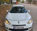 Белый Рено Флюенс, объемом двигателя 1.5 л и пробегом 390 тыс. км за 5300 $, фото 1 на Automoto.ua
