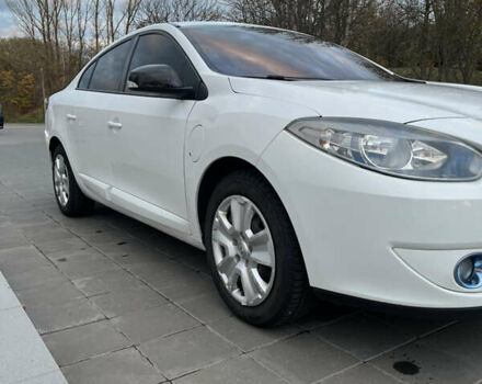 Белый Рено Флюенс, объемом двигателя 0 л и пробегом 111 тыс. км за 10000 $, фото 4 на Automoto.ua