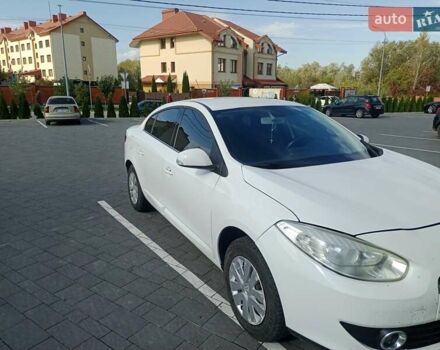 Белый Рено Флюенс, объемом двигателя 1.46 л и пробегом 269 тыс. км за 6400 $, фото 1 на Automoto.ua