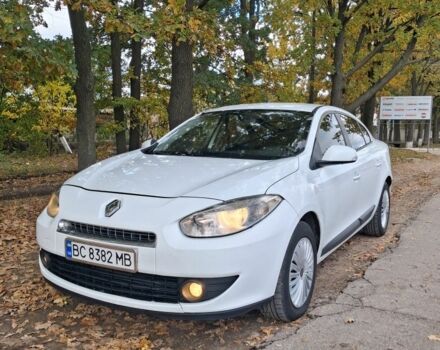 Белый Рено Флюенс, объемом двигателя 1.5 л и пробегом 390 тыс. км за 5300 $, фото 2 на Automoto.ua