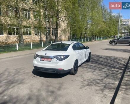 Белый Рено Флюенс, объемом двигателя 0 л и пробегом 135 тыс. км за 3900 $, фото 3 на Automoto.ua