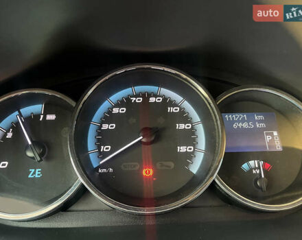 Белый Рено Флюенс, объемом двигателя 0 л и пробегом 111 тыс. км за 10000 $, фото 9 на Automoto.ua