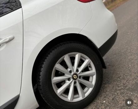 Белый Рено Флюенс, объемом двигателя 1.6 л и пробегом 170 тыс. км за 5800 $, фото 5 на Automoto.ua