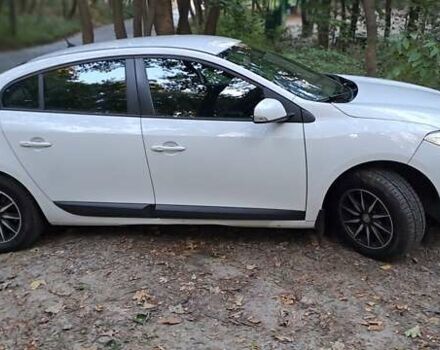 Белый Рено Флюенс, объемом двигателя 1.46 л и пробегом 309 тыс. км за 6000 $, фото 2 на Automoto.ua