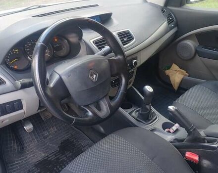 Белый Рено Флюенс, объемом двигателя 1.6 л и пробегом 218 тыс. км за 4499 $, фото 10 на Automoto.ua
