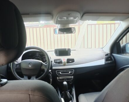 Белый Рено Флюенс, объемом двигателя 1.5 л и пробегом 270 тыс. км за 5937 $, фото 5 на Automoto.ua