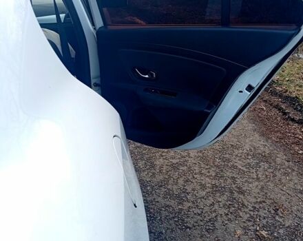 Белый Рено Флюенс, объемом двигателя 1.5 л и пробегом 28000 тыс. км за 5999 $, фото 4 на Automoto.ua