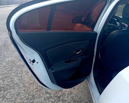 Белый Рено Флюенс, объемом двигателя 1.5 л и пробегом 28000 тыс. км за 5999 $, фото 5 на Automoto.ua