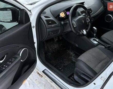 Белый Рено Флюенс, объемом двигателя 1.6 л и пробегом 260 тыс. км за 5999 $, фото 14 на Automoto.ua