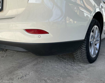 Білий Рено Флюенс, об'ємом двигуна 1.6 л та пробігом 181 тис. км за 9500 $, фото 15 на Automoto.ua