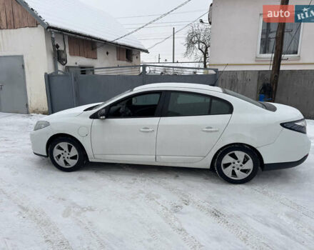 Білий Рено Флюенс, об'ємом двигуна 0 л та пробігом 47 тис. км за 2700 $, фото 2 на Automoto.ua