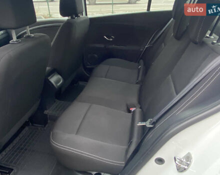 Белый Рено Флюенс, объемом двигателя 1.46 л и пробегом 198 тыс. км за 6500 $, фото 10 на Automoto.ua