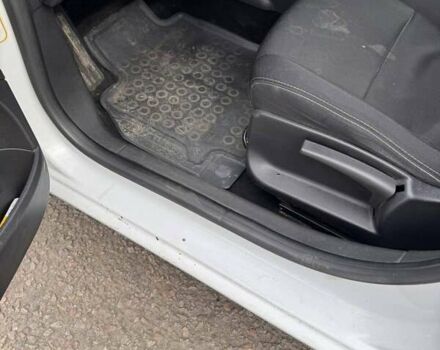 Белый Рено Флюенс, объемом двигателя 1.46 л и пробегом 270 тыс. км за 8000 $, фото 6 на Automoto.ua