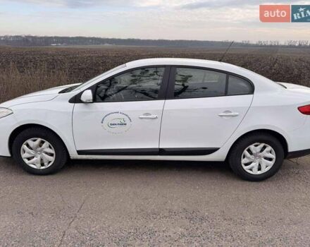 Белый Рено Флюенс, объемом двигателя 1.46 л и пробегом 270 тыс. км за 8000 $, фото 5 на Automoto.ua