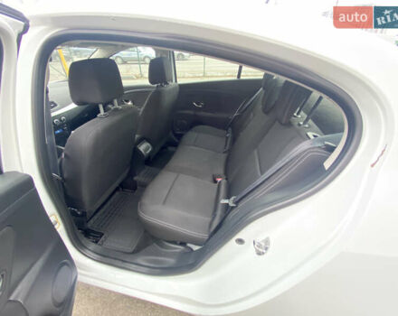 Белый Рено Флюенс, объемом двигателя 1.46 л и пробегом 198 тыс. км за 6500 $, фото 11 на Automoto.ua