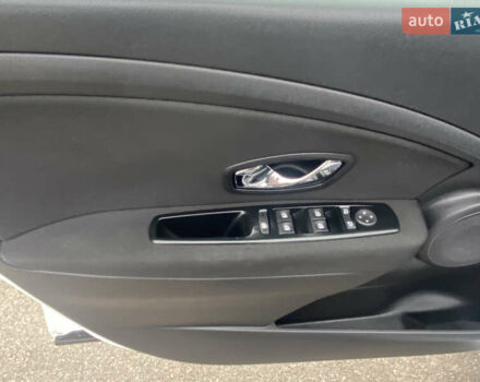 Белый Рено Флюенс, объемом двигателя 1.46 л и пробегом 198 тыс. км за 6500 $, фото 9 на Automoto.ua