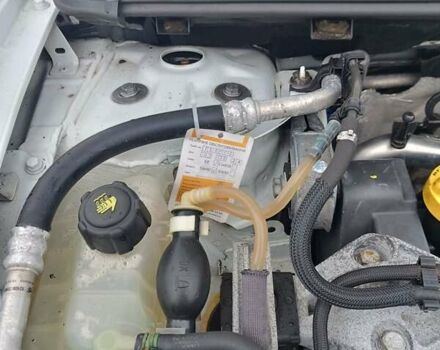 Белый Рено Флюенс, объемом двигателя 1.46 л и пробегом 199 тыс. км за 6700 $, фото 16 на Automoto.ua