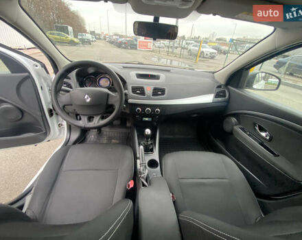 Белый Рено Флюенс, объемом двигателя 1.46 л и пробегом 198 тыс. км за 6500 $, фото 12 на Automoto.ua