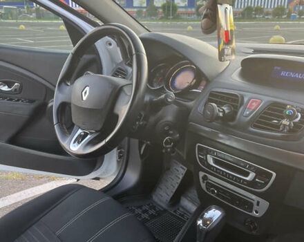 Білий Рено Флюенс, об'ємом двигуна 1.46 л та пробігом 229 тис. км за 8400 $, фото 8 на Automoto.ua