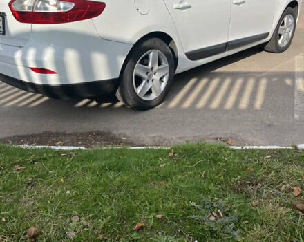 Рено Флюенс 2015 в Киеве на Automoto.ua Белый Рено Флюенс, объемом двигателя 1.6 л и пробегом 220 тыс. км за 7700 $, фото 4 на Automoto.ua